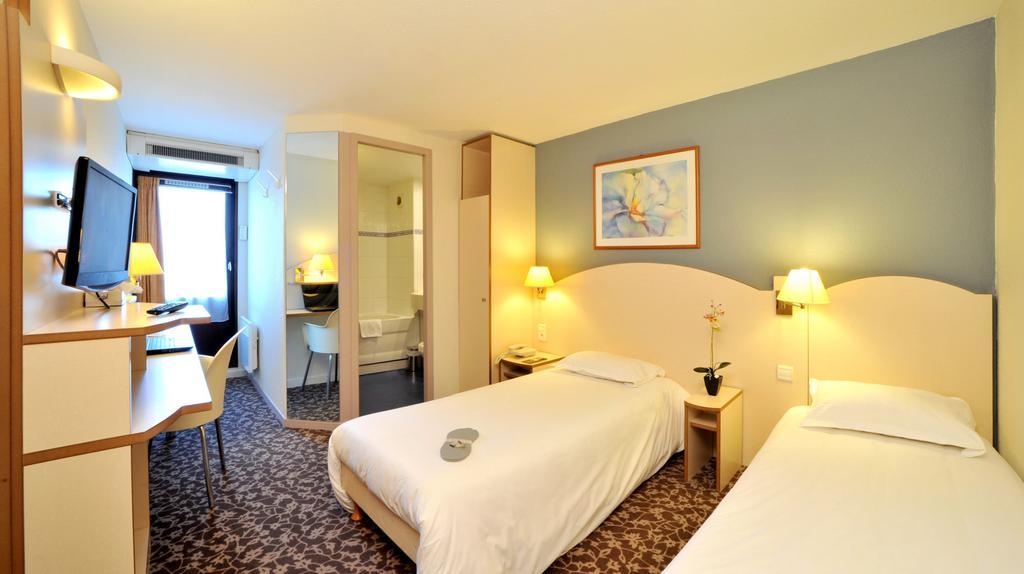 Kyriad Annecy Cran-Gevrier Exterior photo